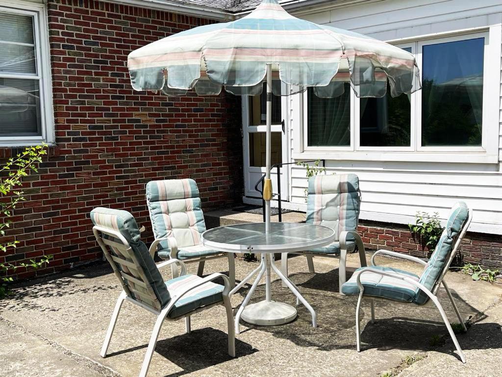 Entire Home In Buffalo - 6 Guests 3 Bedroom 1 Bath - Convenient Location - 25Min To Niagara Falls Esterno foto