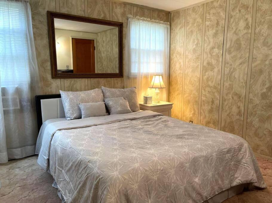 Entire Home In Buffalo - 6 Guests 3 Bedroom 1 Bath - Convenient Location - 25Min To Niagara Falls Esterno foto
